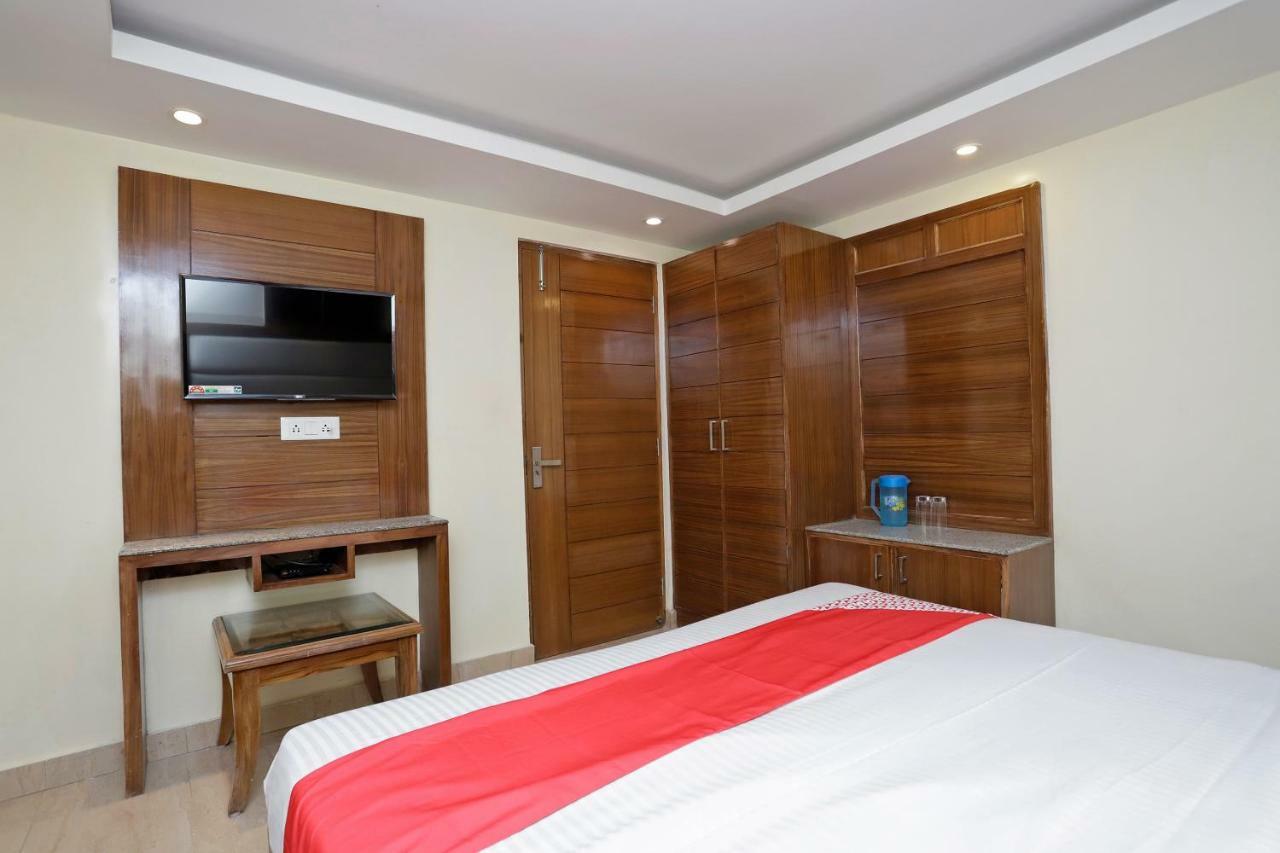 Oyo 39066 Hotel Star View 무소리에 외부 사진